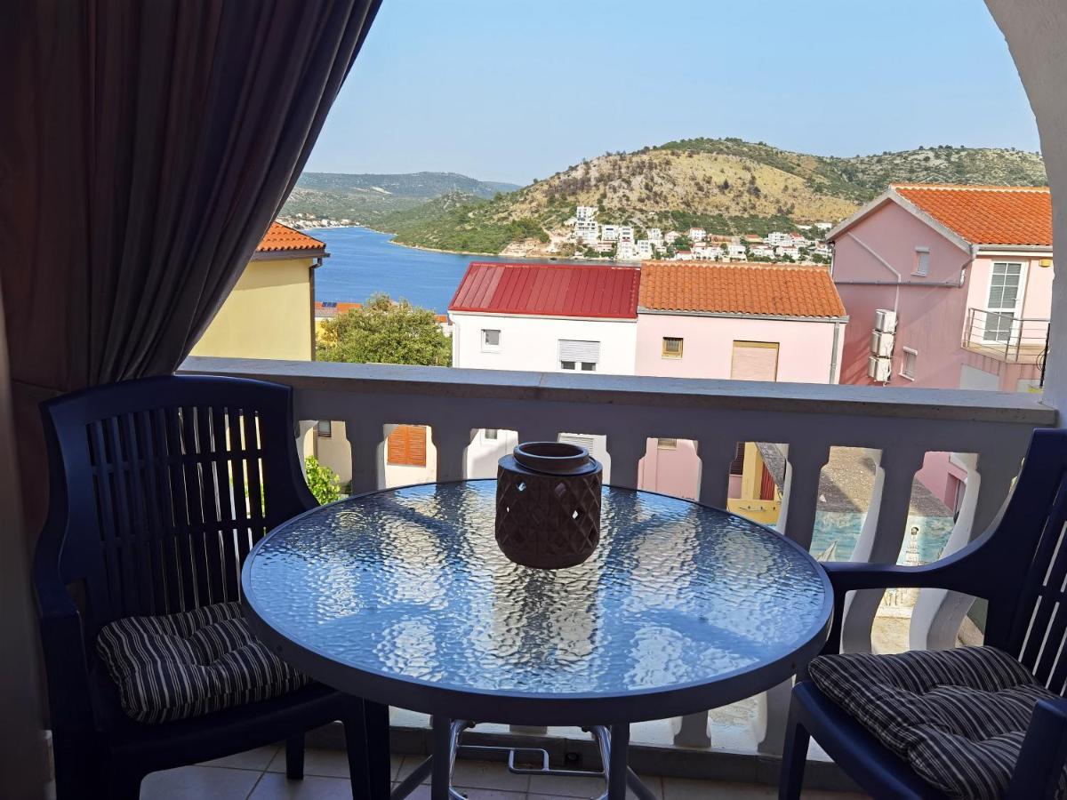 Apartments Slavica Rogoznica  Buitenkant foto
