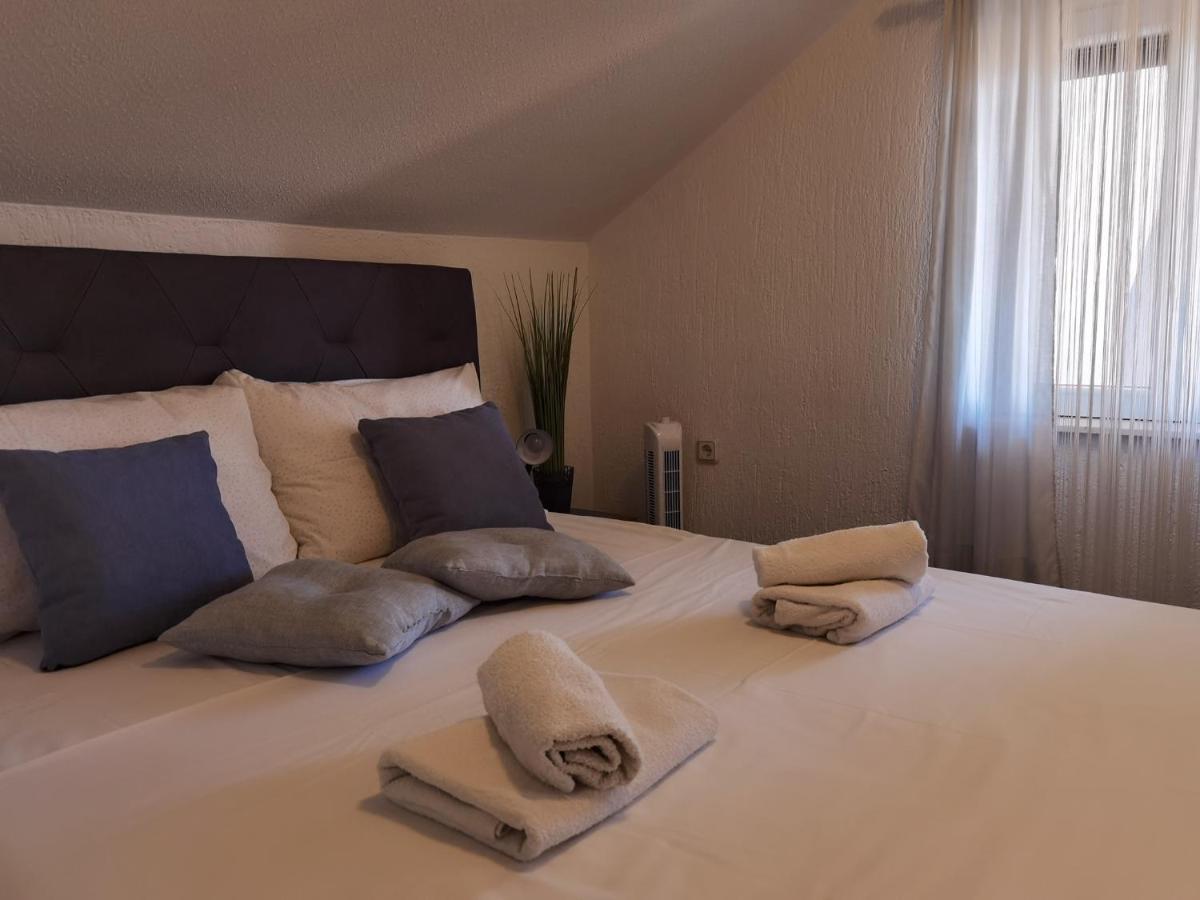 Apartments Slavica Rogoznica  Buitenkant foto