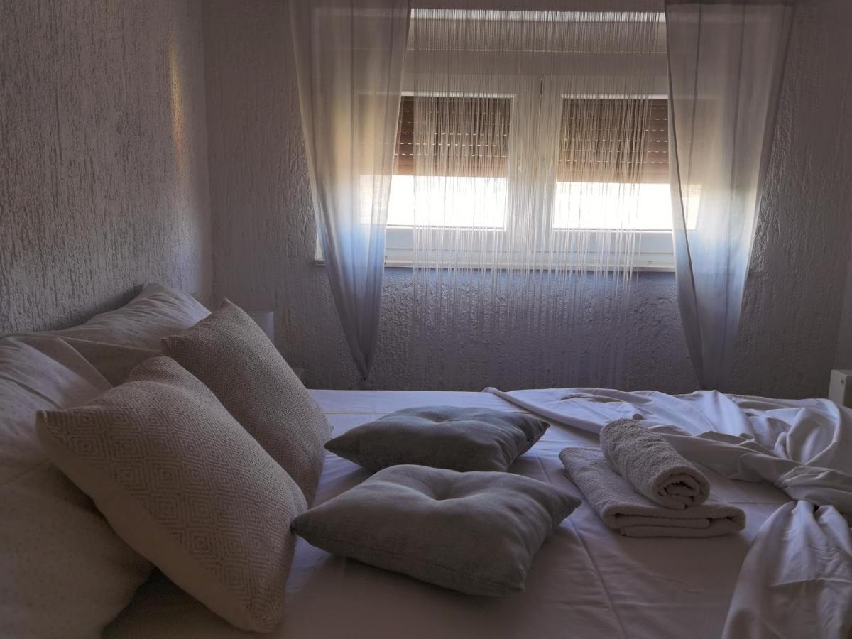 Apartments Slavica Rogoznica  Buitenkant foto