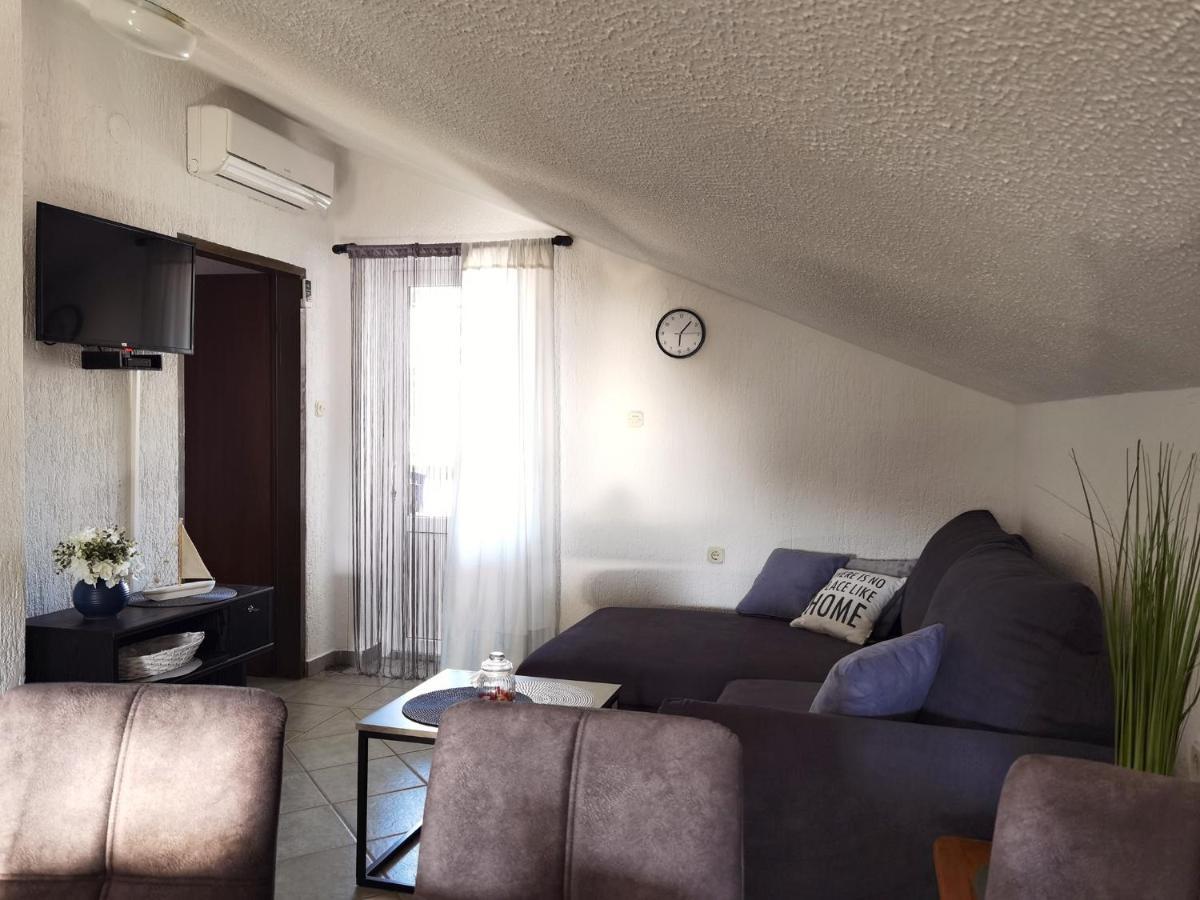 Apartments Slavica Rogoznica  Buitenkant foto
