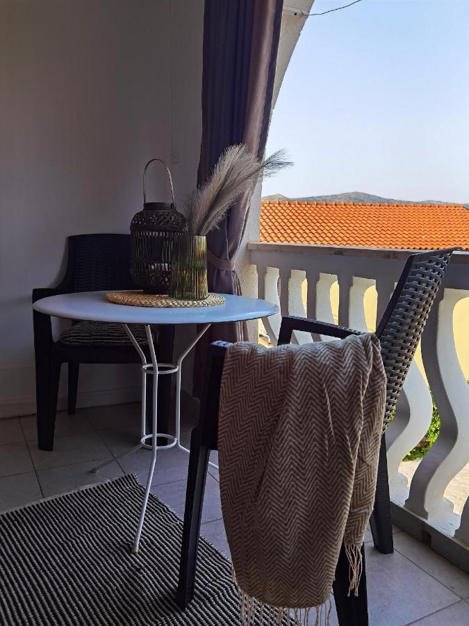 Apartments Slavica Rogoznica  Buitenkant foto