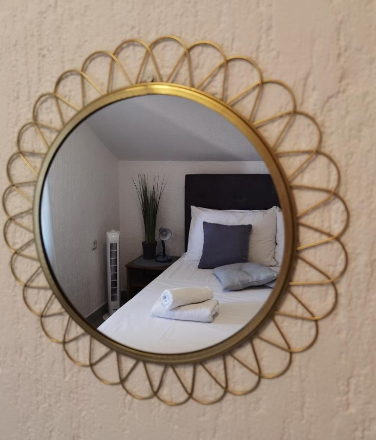 Apartments Slavica Rogoznica  Buitenkant foto